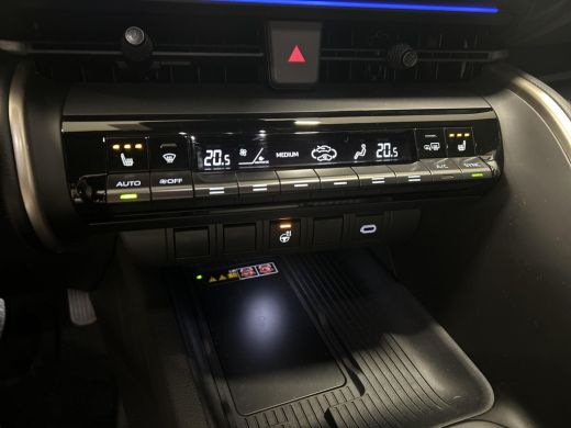 Toyota C-HR 2.0 Plug-in Hybrid 220 Executive ActivLease financial lease