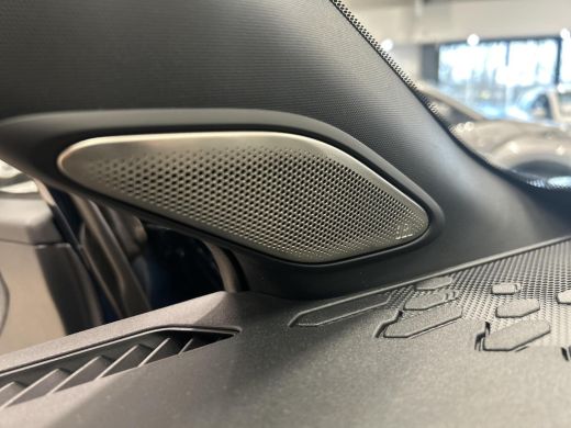 Toyota C-HR 2.0 Plug-in Hybrid 220 Executive ActivLease financial lease