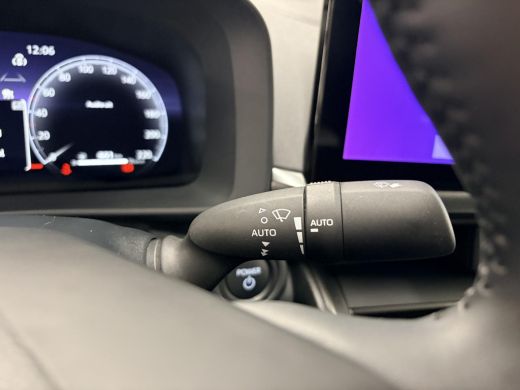 Toyota C-HR 2.0 Plug-in Hybrid 220 First Edition ActivLease financial lease