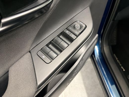 Toyota C-HR 2.0 Plug-in Hybrid 220 First Edition ActivLease financial lease