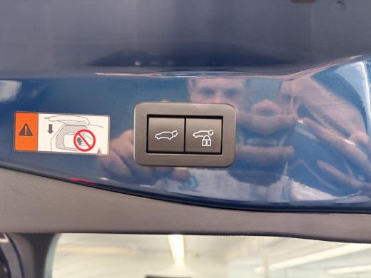 Toyota C-HR 2.0 Plug-in Hybrid 220 First Edition ActivLease financial lease