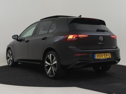 Volkswagen Golf 1.5 eHybrid Life Edition 204Pk DSG/AUTO | Glazen panorama-dak | Achteruitrijcamera | Apple carpla... ActivLease financial lease