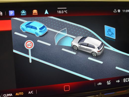 Volkswagen Golf 1.5 eHybrid Life Edition 204Pk DSG/AUTO | Glazen panorama-dak | Achteruitrijcamera | Apple carpla... ActivLease financial lease