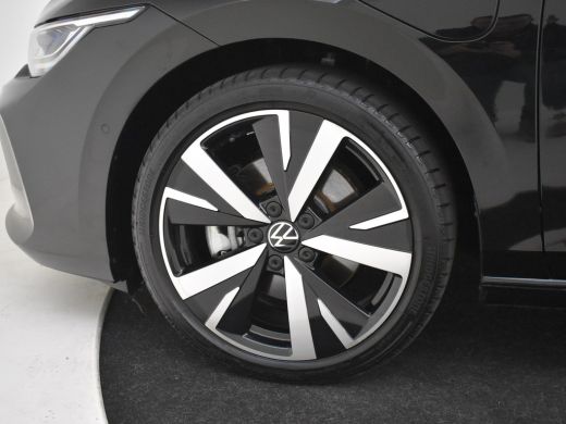 Volkswagen Golf 1.5 eHybrid Life Edition 204Pk DSG/AUTO | Glazen panorama-dak | Achteruitrijcamera | Apple carpla... ActivLease financial lease