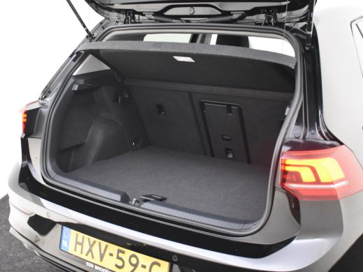 Volkswagen Golf 1.5 eHybrid Life Edition 204Pk DSG/AUTO | Glazen panorama-dak | Achteruitrijcamera | Apple carpla... ActivLease financial lease