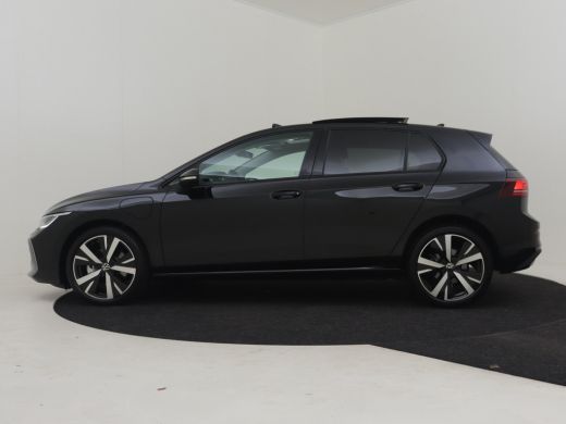 Volkswagen Golf 1.5 eHybrid Life Edition 204Pk DSG/AUTO | Glazen panorama-dak | Achteruitrijcamera | Apple carpla... ActivLease financial lease
