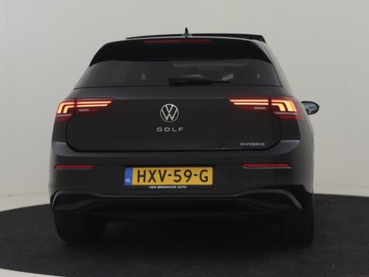Volkswagen Golf 1.5 eHybrid Life Edition 204Pk DSG/AUTO | Glazen panorama-dak | Achteruitrijcamera | Apple carpla... ActivLease financial lease