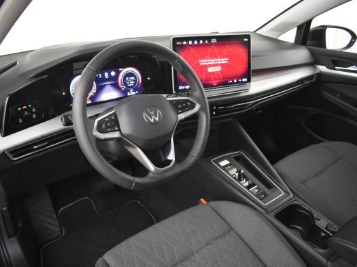 Volkswagen Golf 1.5 eHybrid Life Edition 204Pk DSG/AUTO | Glazen panorama-dak | Achteruitrijcamera | Apple carpla... ActivLease financial lease