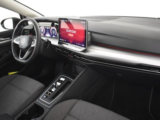 Volkswagen Golf 1.5 eHybrid Life Edition 204Pk DSG/AUTO | Glazen panorama-dak | Achteruitrijcamera | Apple carpla... ActivLease financial lease