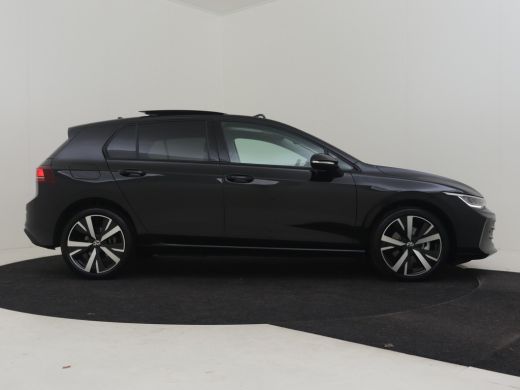 Volkswagen Golf 1.5 eHybrid Life Edition 204Pk DSG/AUTO | Glazen panorama-dak | Achteruitrijcamera | Apple carpla... ActivLease financial lease