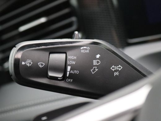 Volkswagen Tiguan 1.5 eHybrid Life Edition 204PK DSG Pano-Schuifdak, Trekhaak, 19" LM Velgen, Navi via apple carpla... ActivLease financial lease