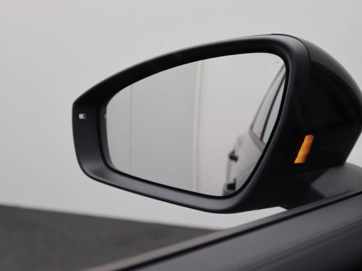 Volkswagen Tiguan 1.5 eHybrid Life Edition 204PK DSG Pano-Schuifdak, Trekhaak, 19" LM Velgen, Navi via apple carpla... ActivLease financial lease