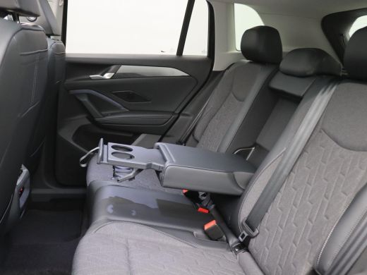 Volkswagen Tiguan 1.5 eHybrid Life Edition 204PK DSG Pano-Schuifdak, Trekhaak, 19" LM Velgen, Navi via apple carpla... ActivLease financial lease