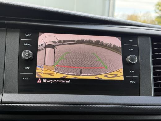 Volkswagen Transporter 2.0 TDI 111 PK HIGHLINE / STARLIGHT BLUE METALLIC / L2H1 / TREKHAAK / IMPERIAAL / CAMERA / CRUISE... ActivLease financial lease