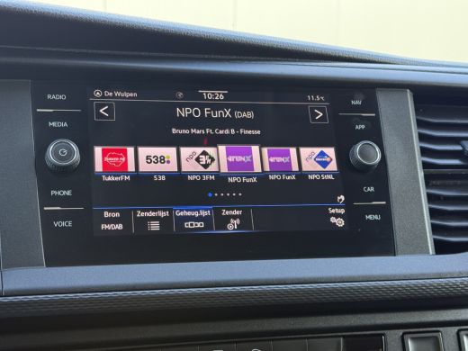 Volkswagen Transporter 2.0 TDI 150 PK / L2H1 / 1e EIG. / ALUCA INRICHTING / TREKHAAK / IMPERIAAL / CRUISE / AIRCO / NAVI ActivLease financial lease