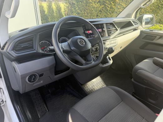 Volkswagen Transporter 2.0 TDI 150 PK / L2H1 / 1e EIG. / ALUCA INRICHTING / TREKHAAK / IMPERIAAL / CRUISE / AIRCO / NAVI ActivLease financial lease
