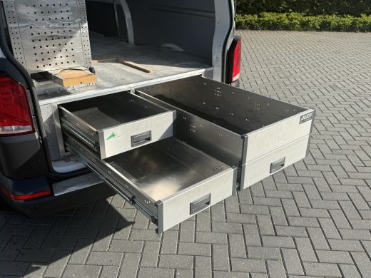 Volkswagen Transporter 2.0 TDI 150 PK / L2H1 / 1e EIG. / ALUCA INRICHTING / TREKHAAK / IMPERIAAL / CRUISE / AIRCO / NAVI ActivLease financial lease