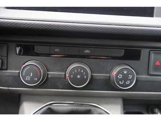 Volkswagen Transporter 2.0 TDI L2 H1 150pk Airco Navigatie Camera ActivLease financial lease