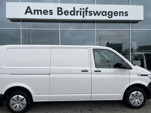 Volkswagen Transporter 2.0 TDI L2H1 28 110 pk | Bluetooth | Airco | achterdeuren | 3 zits ActivLease financial lease
