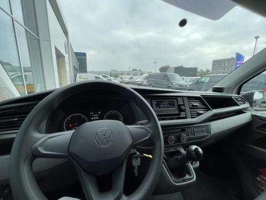 Volkswagen Transporter 2.0 TDI L2H1 28 110 pk | Bluetooth | Airco | achterdeuren | 3 zits ActivLease financial lease