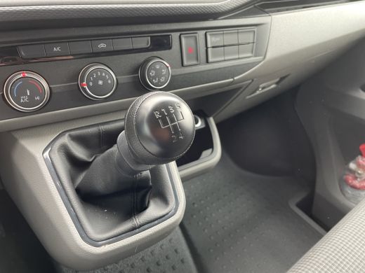 Volkswagen Transporter 2.0 TDI L2H1 28 110 pk | Bluetooth | Airco | achterdeuren | 3 zits ActivLease financial lease