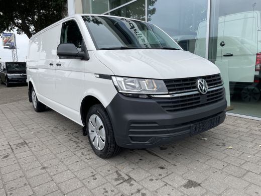 Volkswagen Transporter 2.0 TDI L2H1 28 110 pk | Bluetooth | Airco | achterdeuren | 3 zits ActivLease financial lease
