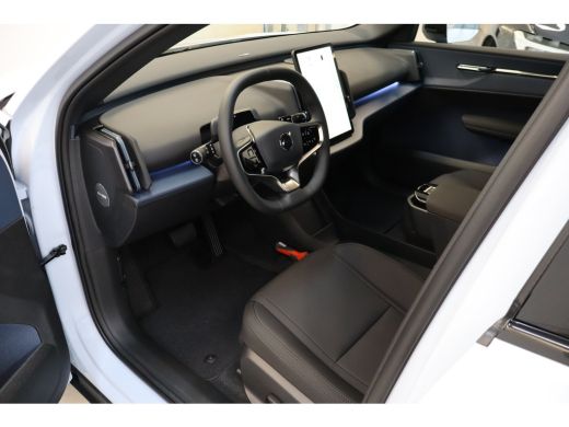 Volvo  EX30 272PK Single Motor Plus | Elek Stoelen | Stoel & Stuurverw. | HK Audio | Blis | 18'' ActivLease financial lease
