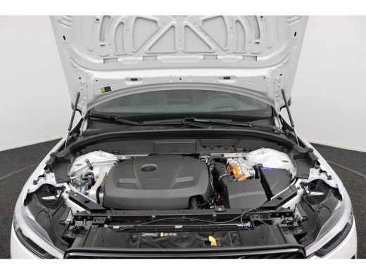 Volvo  XC60 T6 Plug-in hybrid AWD Plus Black Edition | Panoramadak | Trekhaak | Harman/Kardon | BLIS | 360 Ca... ActivLease financial lease