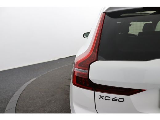 Volvo  XC60 T6 Plug-in hybrid AWD Plus Black Edition | Panoramadak | Trekhaak | Harman/Kardon | BLIS | 360 Ca... ActivLease financial lease