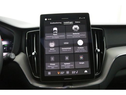 Volvo  XC60 T6 Plug-in hybrid AWD Plus Black Edition | Panoramadak | Trekhaak | Harman/Kardon | BLIS | 360 Ca... ActivLease financial lease