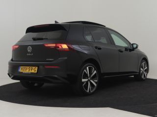 Volkswagen Golf 1.5 eHybrid Life Edition 204Pk DSG/AUTO | Glazen panorama-dak | Achteruitrijcamera | Apple carpla...