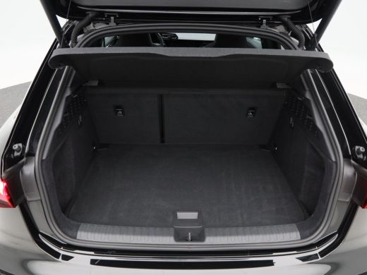 Audi A3 Sportback 45 TFSi e 272 Pk S-Line Competition | Stoelverwarming | Panorama dak | Sonos Audio | Ca... ActivLease financial lease
