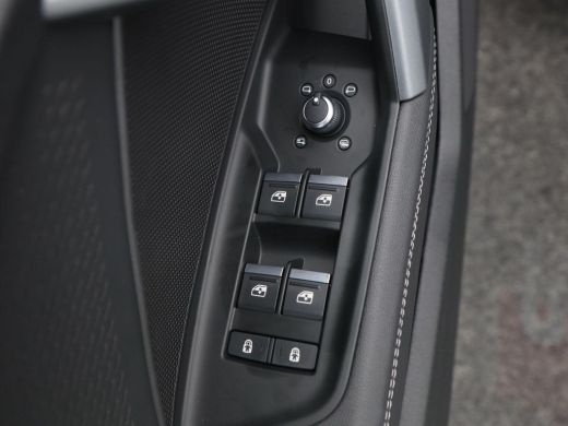 Audi A3 Sportback 45 TFSi e 272 Pk S-Line Competition | Stoelverwarming | Panorama dak | Sonos Audio | Ca... ActivLease financial lease