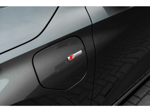 Audi A3 Sportback 45 TFSI e S edition Competition 272PK | Sonos Audio | Head-up Display | Elek. stoel | C... ActivLease financial lease