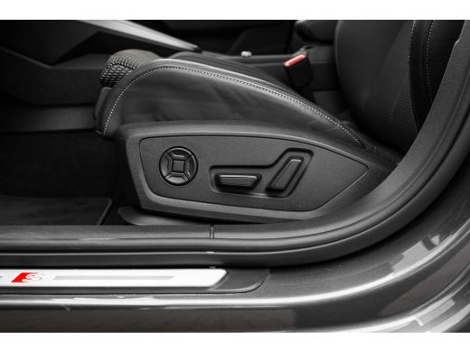 Audi A3 Sportback 45 TFSI e S edition Competition 272PK | Sonos Audio | Head-up Display | Elek. stoel | C... ActivLease financial lease