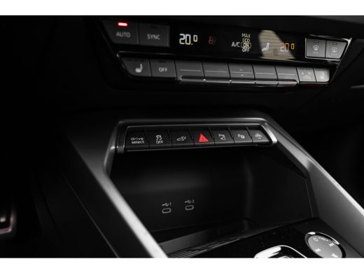 Audi A3 Sportback 45 TFSI e S edition Competition 272PK | Sonos Audio | Head-up Display | Elek. stoel | C... ActivLease financial lease