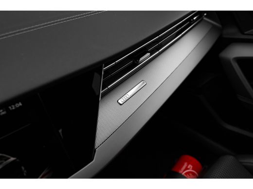 Audi A3 Sportback 45 TFSI e S edition Competition 272PK | Sonos Audio | Head-up Display | Elek. stoel | C... ActivLease financial lease