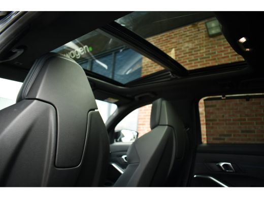BMW 3 Serie Touring 330e M-Sport Pro Pano M-zetels ACC HUD HiFi 19inch ActivLease financial lease