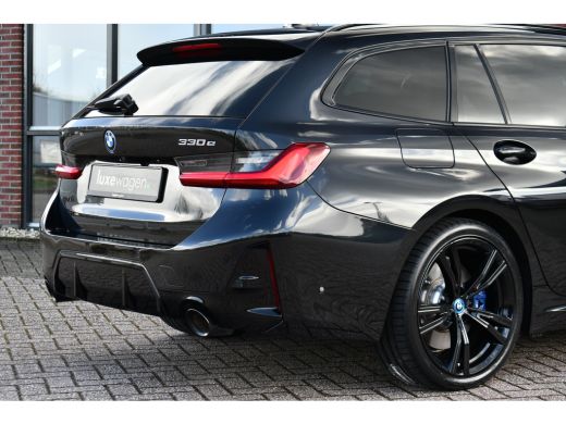 BMW 3 Serie Touring 330e M-Sport Pro Pano M-zetels ACC HUD HiFi 19inch ActivLease financial lease