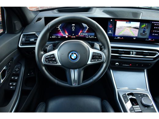 BMW 3 Serie Touring 330e M-Sport Pro Pano M-zetels ACC HUD HiFi 19inch ActivLease financial lease