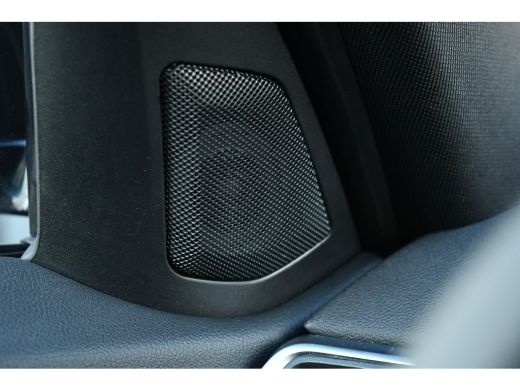 BMW 3 Serie Touring 330e M-Sport Pro Pano M-zetels ACC HUD HiFi 19inch ActivLease financial lease