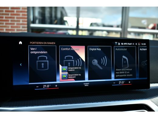 BMW 3 Serie Touring 330e M-Sport Pro Pano M-zetels ACC HUD HiFi 19inch ActivLease financial lease