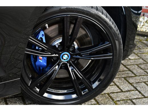 BMW 3 Serie Touring 330e M-Sport Pro Pano M-zetels ACC HUD HiFi 19inch ActivLease financial lease