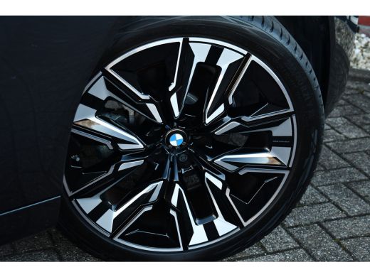 BMW X3 30e xDrive M-Sport Trekhaak ACC HUD 360 21inch ActivLease financial lease