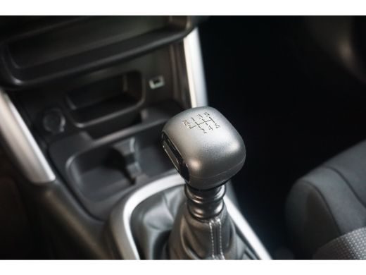 Citroën C3 Aircross 1.2 PureTech Shine | Cruise control | Dakrails | Navigatiesysteem full map ActivLease financial lease