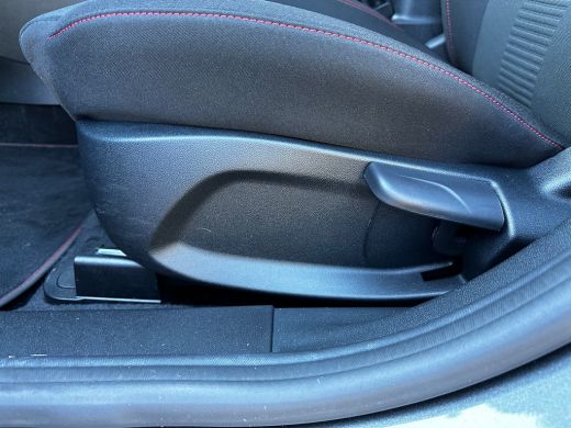 Ford Fiesta 1.0 125 PK Hybrid ST-Line | STUUR, STOEL EN VOORRUITVERWARMING| KEYLESS ENTRY & START| ADAPTIEVE ... ActivLease financial lease