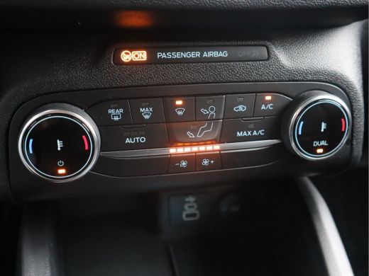 Ford Focus 1.0 EcoBoost Hybrid Titanium Style Adaptive CC / Trekhaak ActivLease financial lease