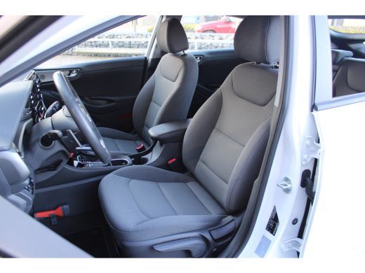 Hyundai IONIQ Hybrid 1.6 GDi i-Motion | Airco (automatisch) | DAB ontvanger ActivLease financial lease