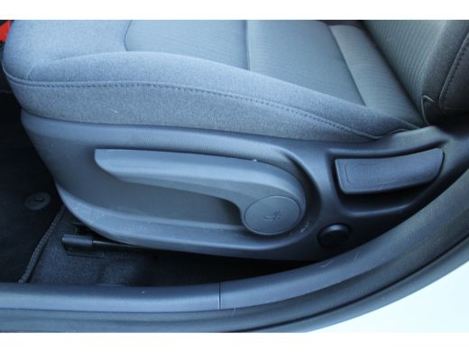 Hyundai IONIQ Hybrid 1.6 GDi i-Motion | Airco (automatisch) | DAB ontvanger ActivLease financial lease