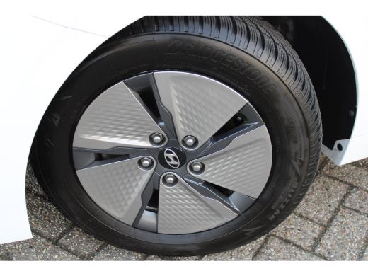 Hyundai IONIQ Hybrid 1.6 GDi i-Motion | Airco (automatisch) | DAB ontvanger ActivLease financial lease